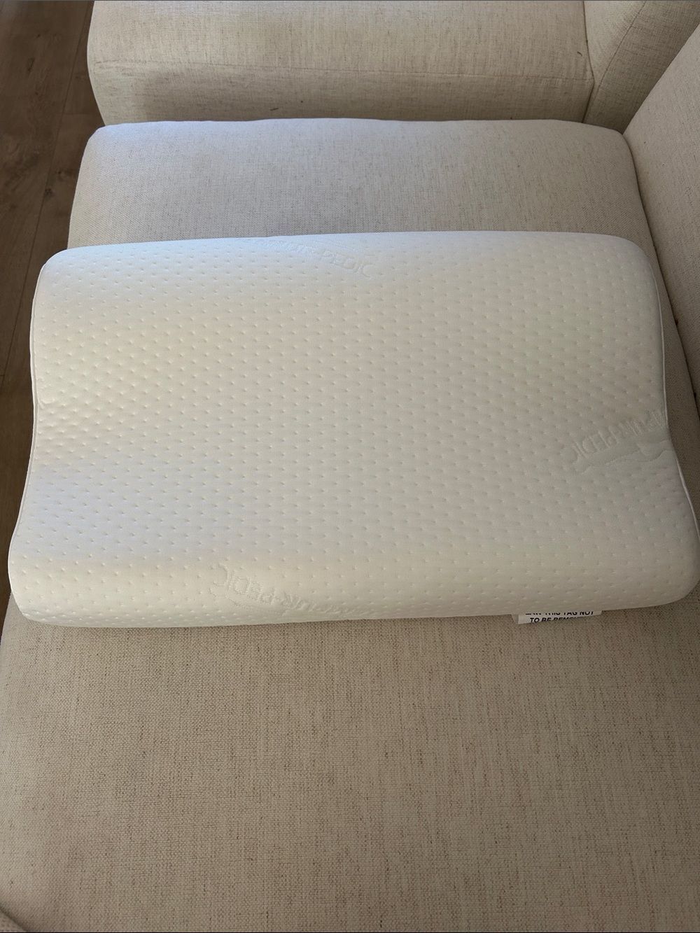 TEMPUR-Pedic Neck Pillow, Standard Medium, NWT, Open box